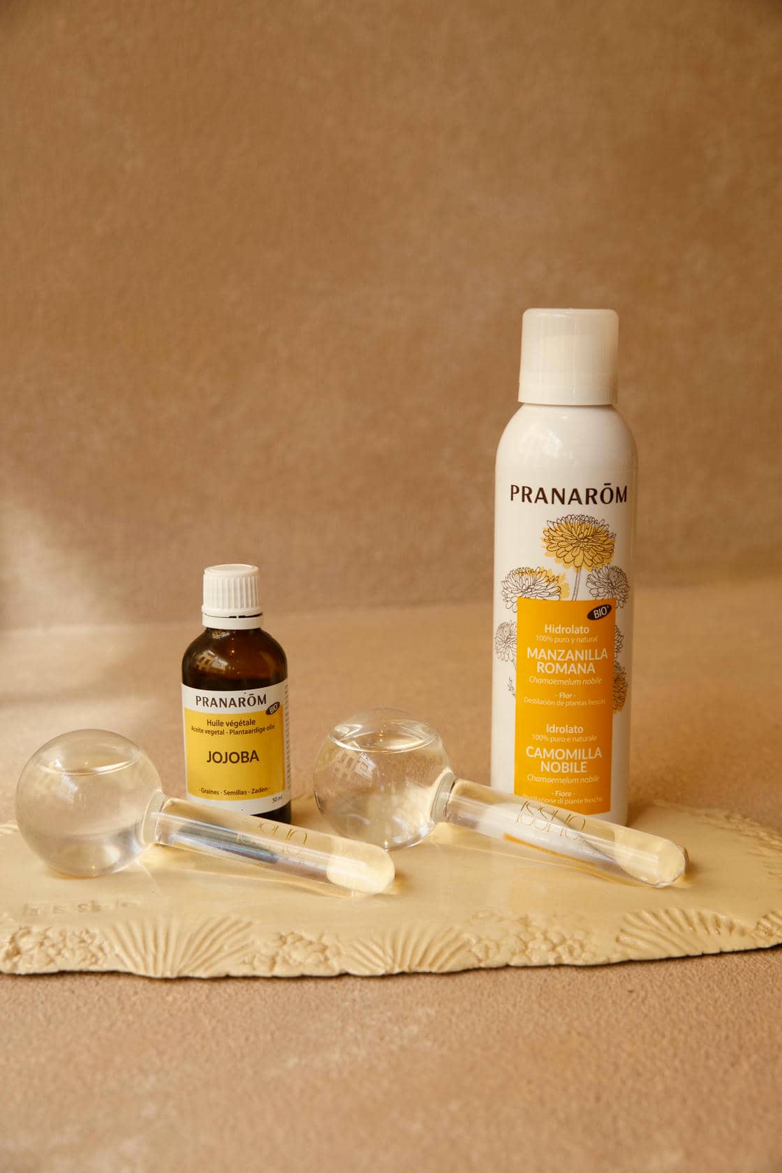 Pack aceite de jojoba + hidrolato de manzanilla + bolas de hielo ISSHO